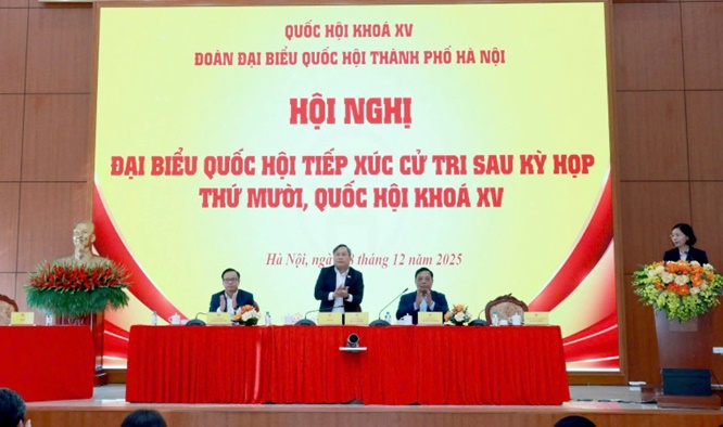 Đoàn đại biểu Quốc Hội thành phố Hà Nội (đơn vi bầu cử số 5) tiếp xúc cử tri sau kỳ họp thứ 10, Quốc Hội khóa XV- Ảnh 1.