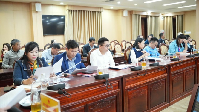 Đoàn đại biểu Quốc Hội thành phố Hà Nội (đơn vi bầu cử số 5) tiếp xúc cử tri sau kỳ họp thứ 10, Quốc Hội khóa XV- Ảnh 3.