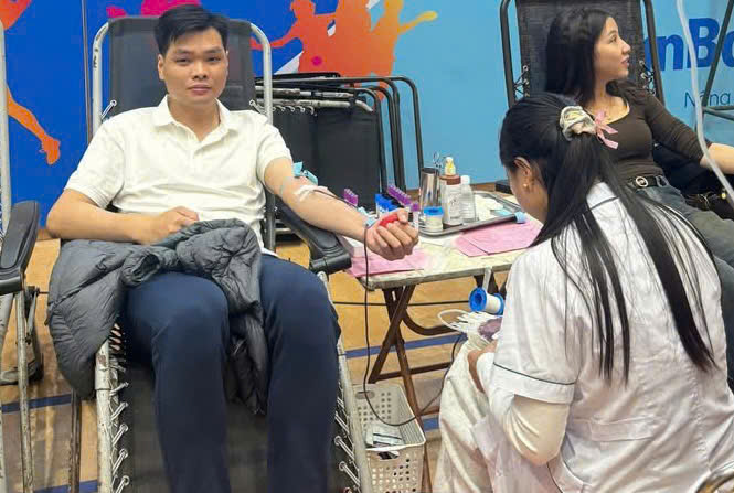 Y bác sĩ trẻ Thủ đô lan tỏa nghĩa cử hiến máu tình nguyện- Ảnh 2.