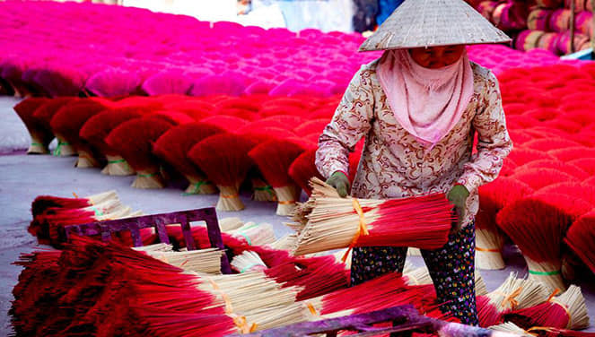 Nghề làm hương ở Văn Trai Thượng: Từ truyền thống đến khát vọng vươn xa- Ảnh 1.