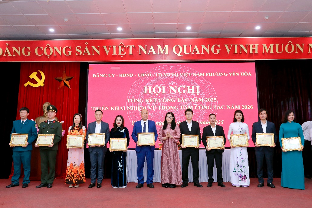 Phường Yên Hòa tổ chức Hội nghị tổng kết công tác năm 2025 và triển khai nhiệm vụ trọng tâm năm 2026- Ảnh 7.