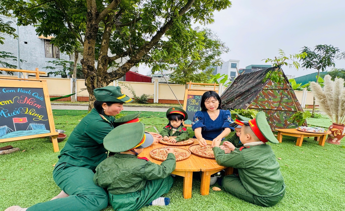 Trường Mầm non Hữu Hòa với chuỗi hoạt động ý nghĩa chào mừng ngày thành lập quân đội Nhân dân Việt Nam 22/12- Ảnh 2.