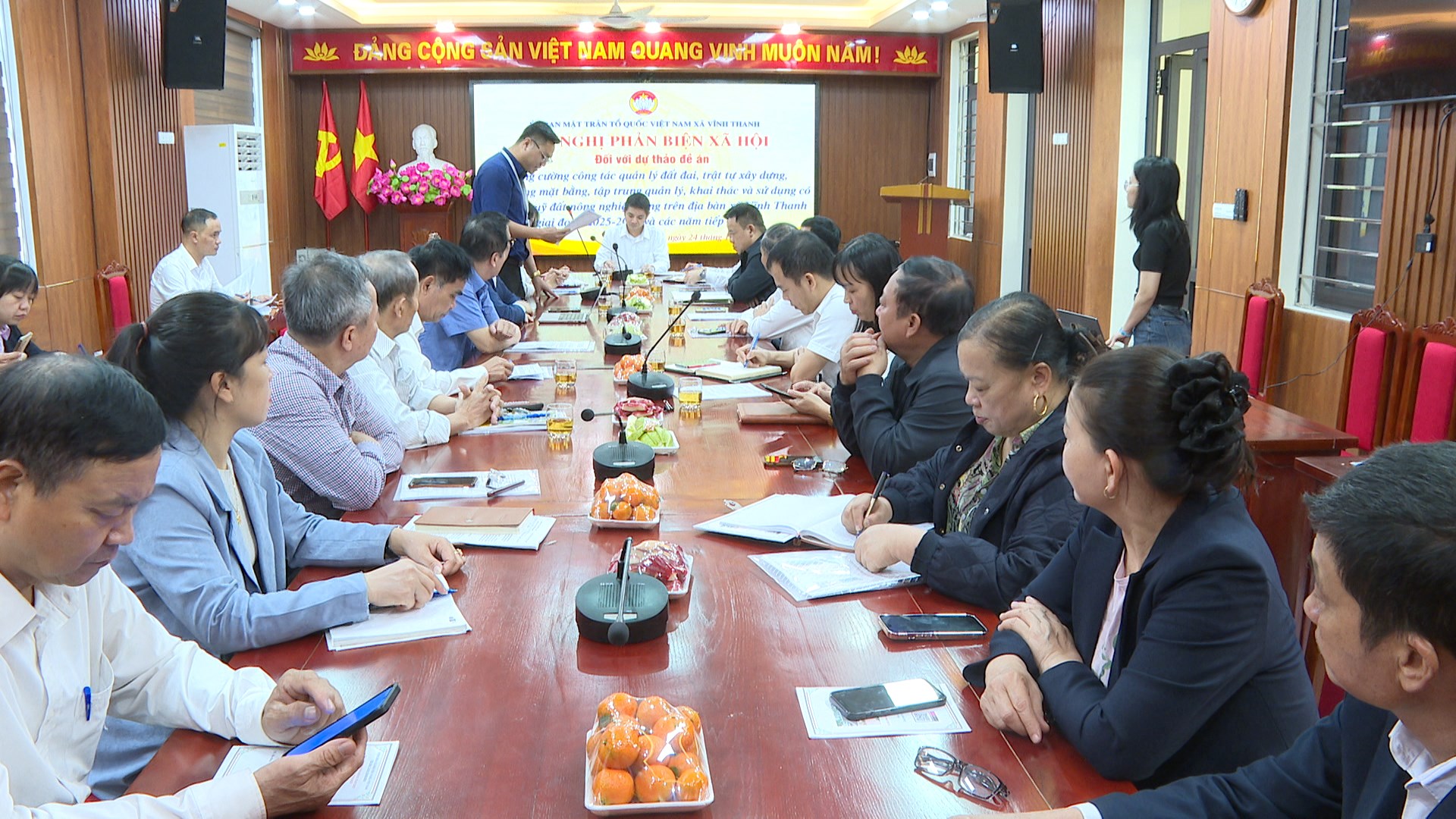 XÃ VĨNH THANH TỔ CHỨC HỘI NGHỊ PHẢN BIỆN XÃ HỘI ĐỐI VỚI DỰ THẢO ĐỀ ÁN TĂNG CƯỜNG QUẢN LÝ ĐẤT ĐAI, TRẬT TỰ XÂY DỰNG- Ảnh 1.