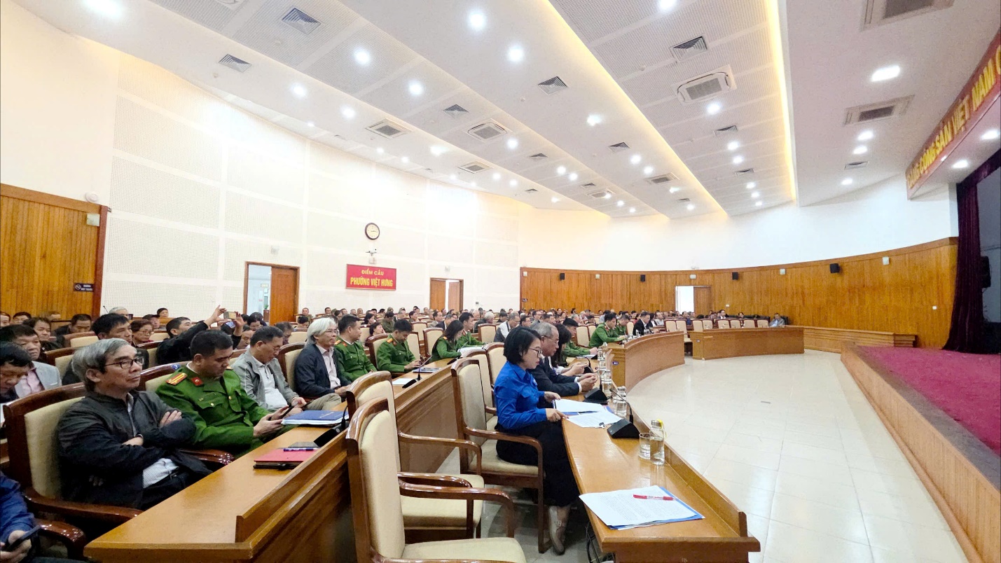 Phường Việt Hưng triển khai các giải pháp bảo đảm An ninh, trật tự, phòng chống tội phạm, ma túy, PCCC & CNCH dịp cuối năm 2025 - đầu năm 2026- Ảnh 2.