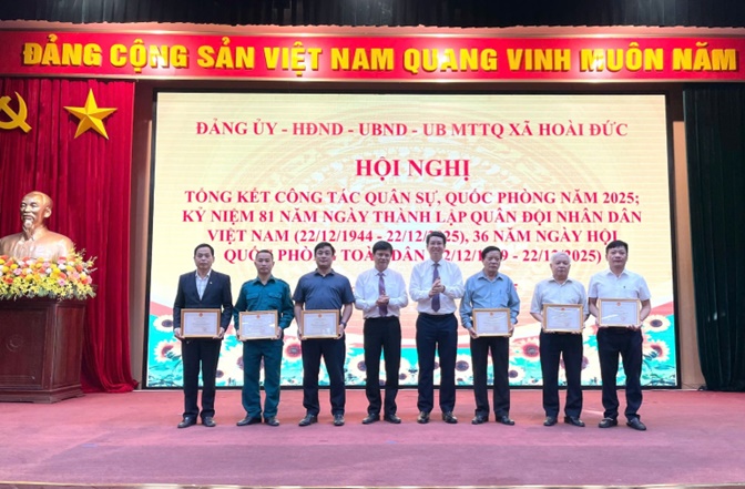 Đảng ủy-HĐND-UBND-UB MTTQ xã Hoài Đức tổng kết công tác quốc phòng, quân sự địa phương năm 2025- Ảnh 6.