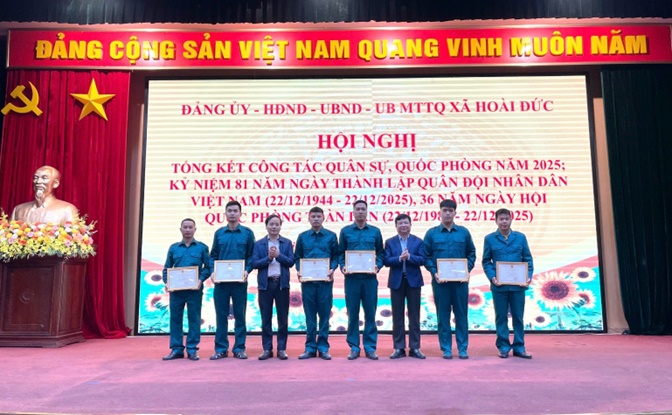 Đảng ủy-HĐND-UBND-UB MTTQ xã Hoài Đức tổng kết công tác quốc phòng, quân sự địa phương năm 2025- Ảnh 7.
