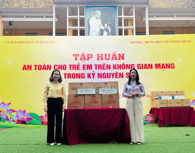 UBND xã tổ chức tập huấn an toàn cho trẻ em trên không gian mạng trong kỷ nguyên số- Ảnh 9.