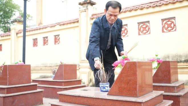 Lễ dâng hoa, dâng hương viếng Đài tưởng niệm và Nghĩa trang liệt sĩ nhân kỷ niệm 81 năm Ngày thành lập Quân đội Nhân dân Việt Nam- Ảnh 17.