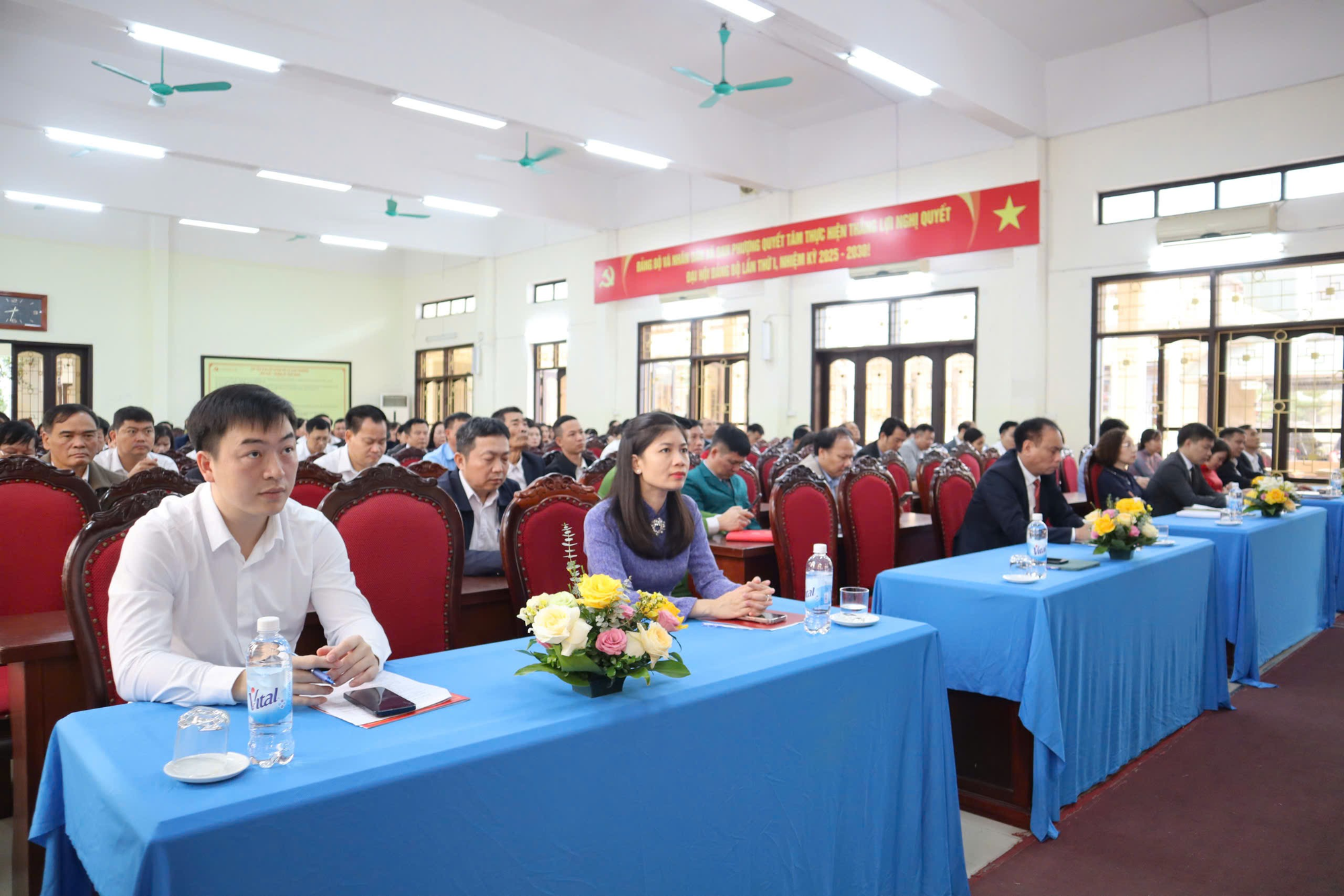 Đảng ủy xã Đan Phượng tổng kết các nhiệm vụ chính trị năm 2025, triển khai phương hướng nhiệm vụ năm 2026.- Ảnh 1.