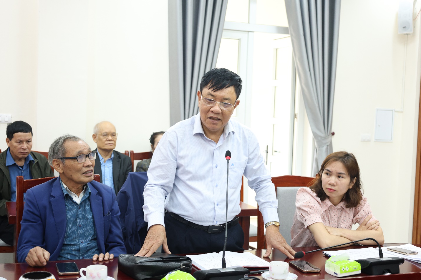 Hội nghị trao quyết định hợp nhất Hội người cao tuổi xã Mê Linh, thành phố Hà Nội- Ảnh 2.