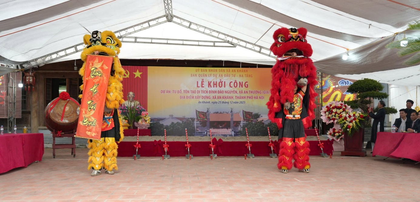 A group of people in clothing  AI-generated content may be incorrect.