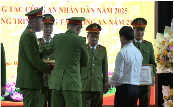 Công an xã Ngọc Hồi tổ chức Hội nghị tổng kết công tác công an năm 2025 và triển khai phương hướng nhiệm vụ năm 2026- Ảnh 4.