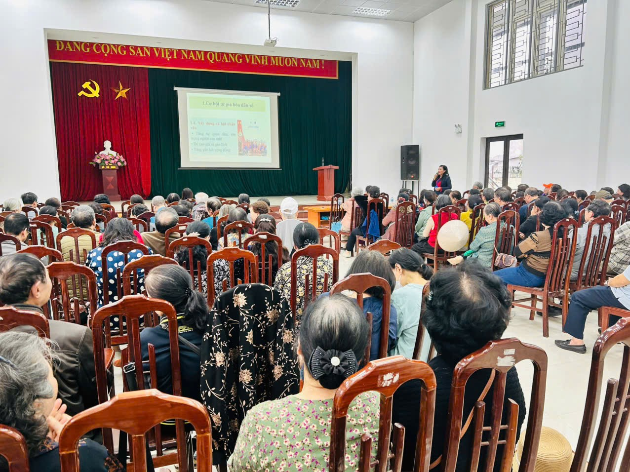 Phường Yên Hòa tổ chức Hội nghị chăm sóc và phát huy vai trò của Người cao tuổi trong kỷ nguyên mới- Ảnh 2.