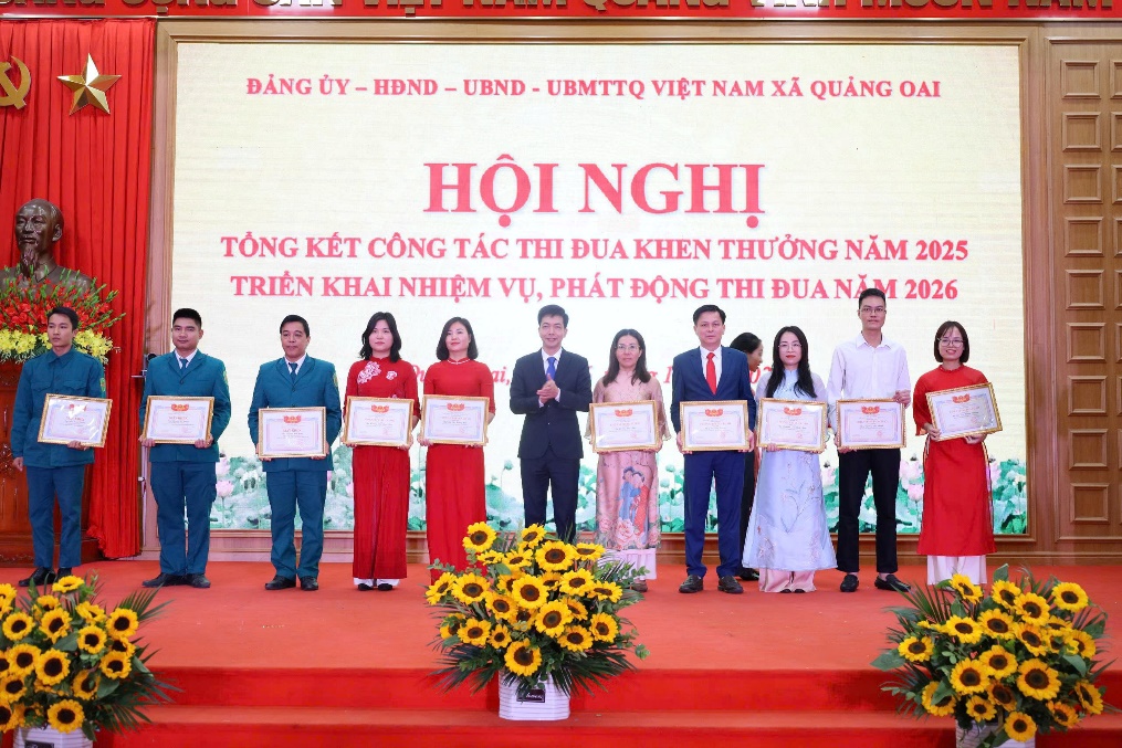 Quảng Oai tổng kết phong trào thi đua năm 2025, triển khai phương hướng năm 2026- Ảnh 8.