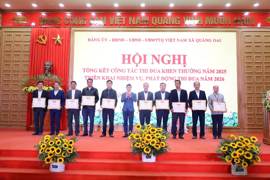 Quảng Oai tổng kết phong trào thi đua năm 2025, triển khai phương hướng năm 2026- Ảnh 9.