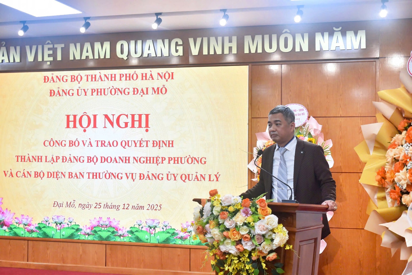 Đảng ủy phường Đại Mỗ tổ chức Hội nghị Công bố Quyết định thành lập Đảng bộ Doanh nghiệp và các Quyết định về công tác cán bộ diện Ban Thường vụ Đảng ủy phường quản lý- Ảnh 5.