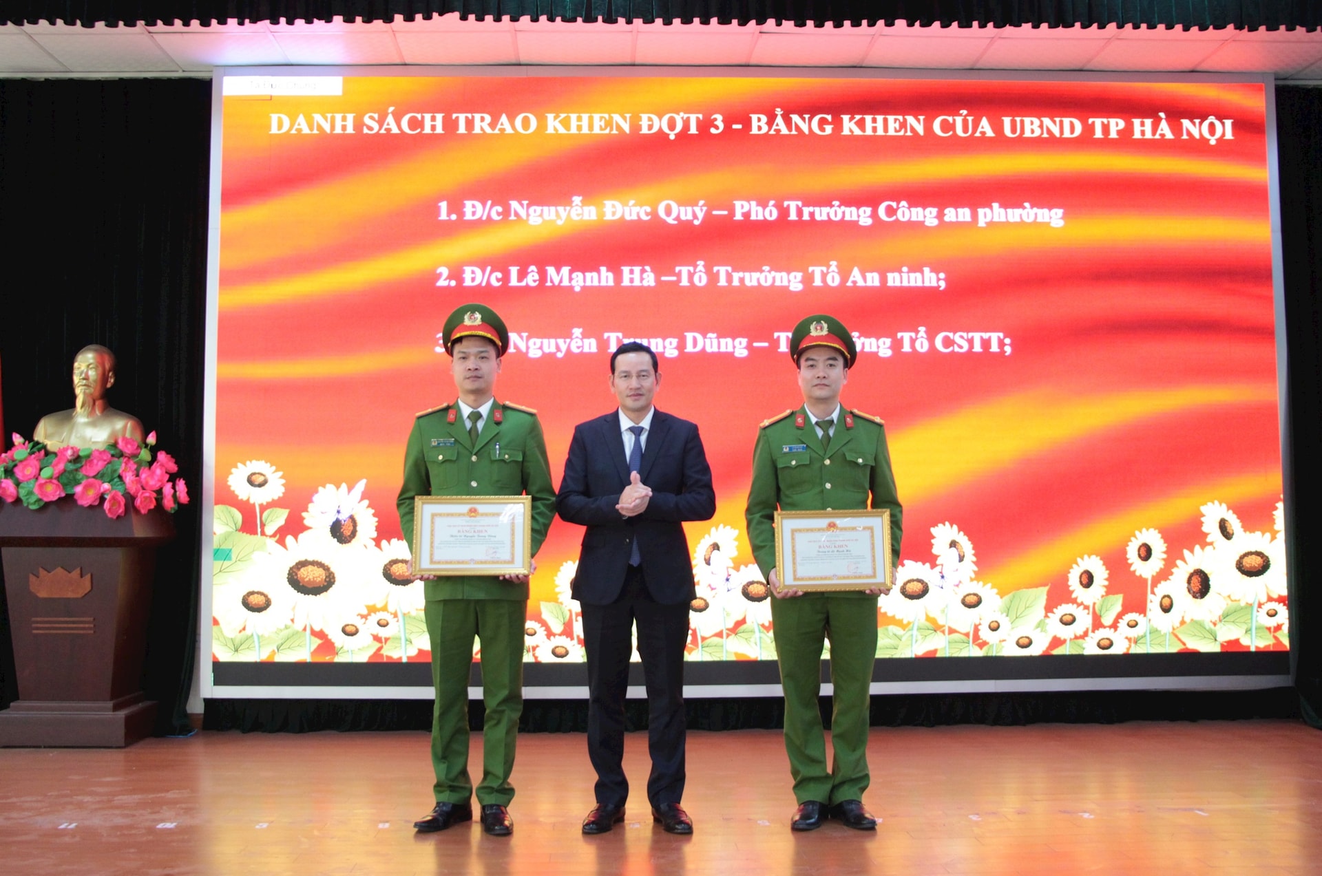Giữ vững an ninh chính trị, an toàn xã hội tại địa bàn phường Giảng Võ- Ảnh 2.