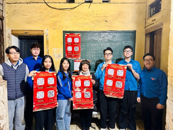 Đoàn Thanh niên phường ra quân phát hành "Bảng thông tin số phường Hai Bà Trưng - Chào mừng Xuân Bính Ngọ 2026".- Ảnh 4.