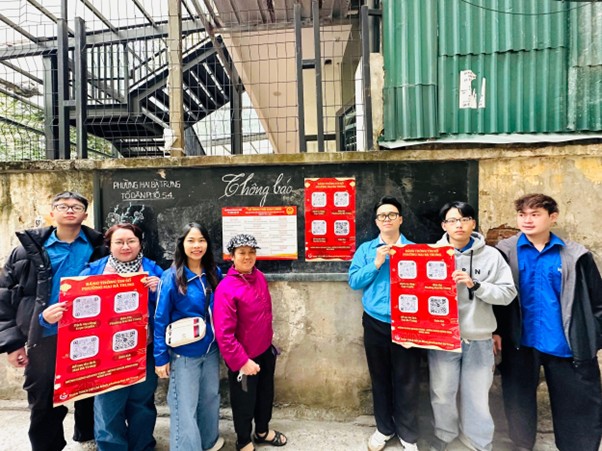 Đoàn Thanh niên phường ra quân phát hành "Bảng thông tin số phường Hai Bà Trưng - Chào mừng Xuân Bính Ngọ 2026".- Ảnh 3.