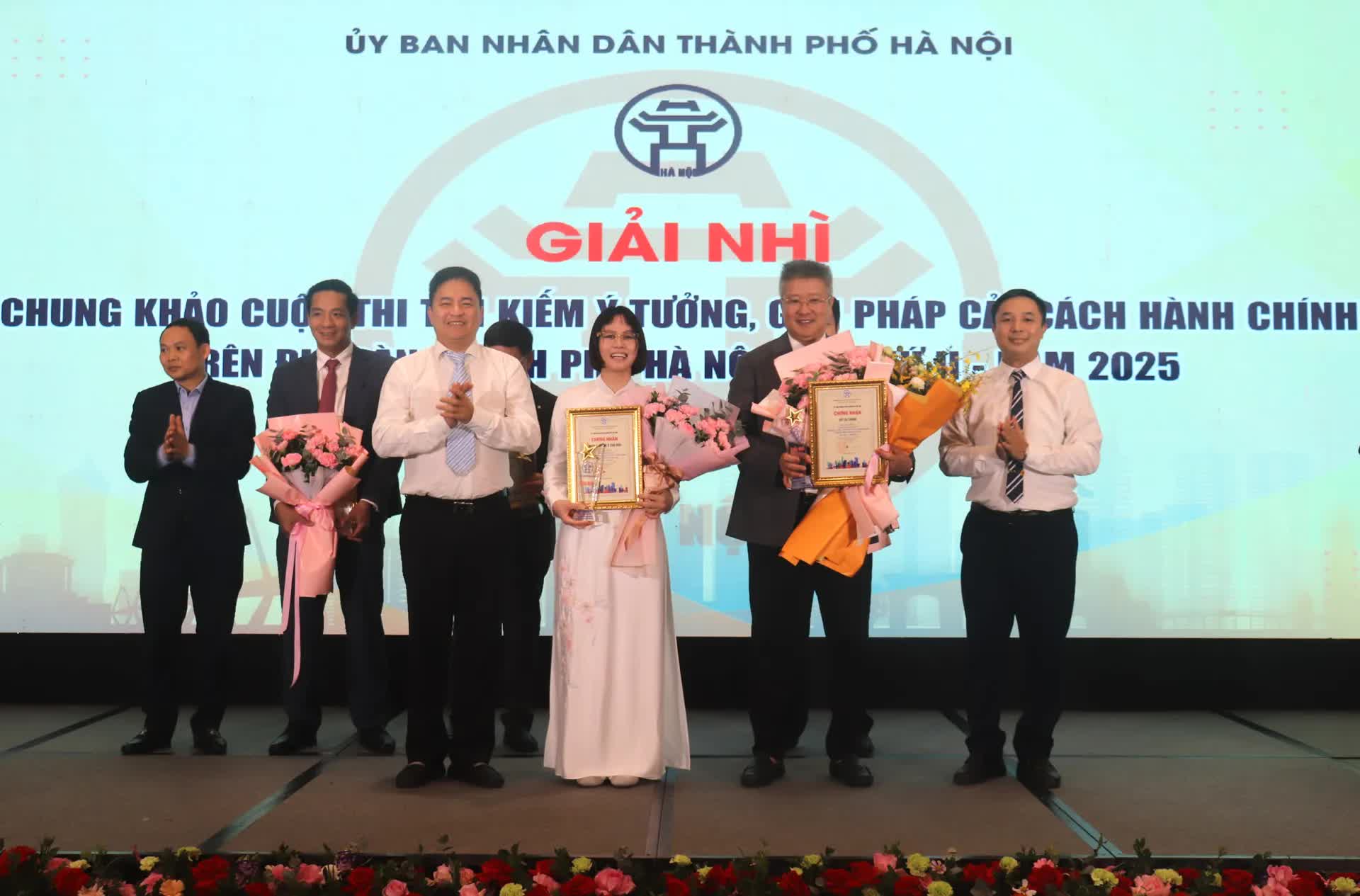 UBND xã Hồng Vân đạt giải triển vọng trong cuộc thi “Tìm kiếm ý tưởng, giải pháp cải cách hành chính" thành phố Hà Nội- Ảnh 9.