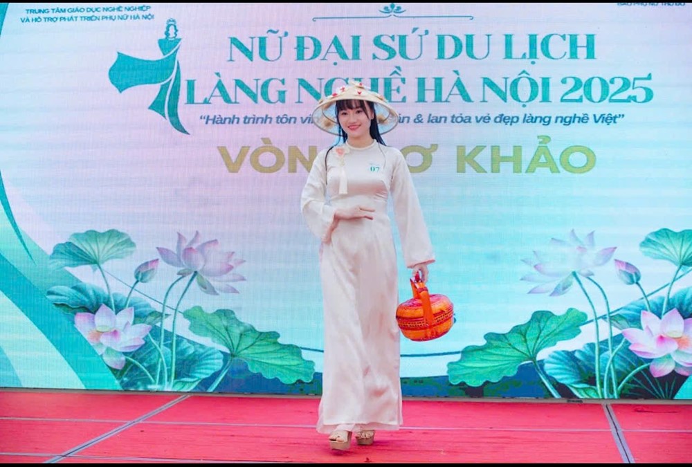 Cô gái muốn kể câu chuyện đẹp về làng nghề mây tre đan Nam Phù- Ảnh 2.