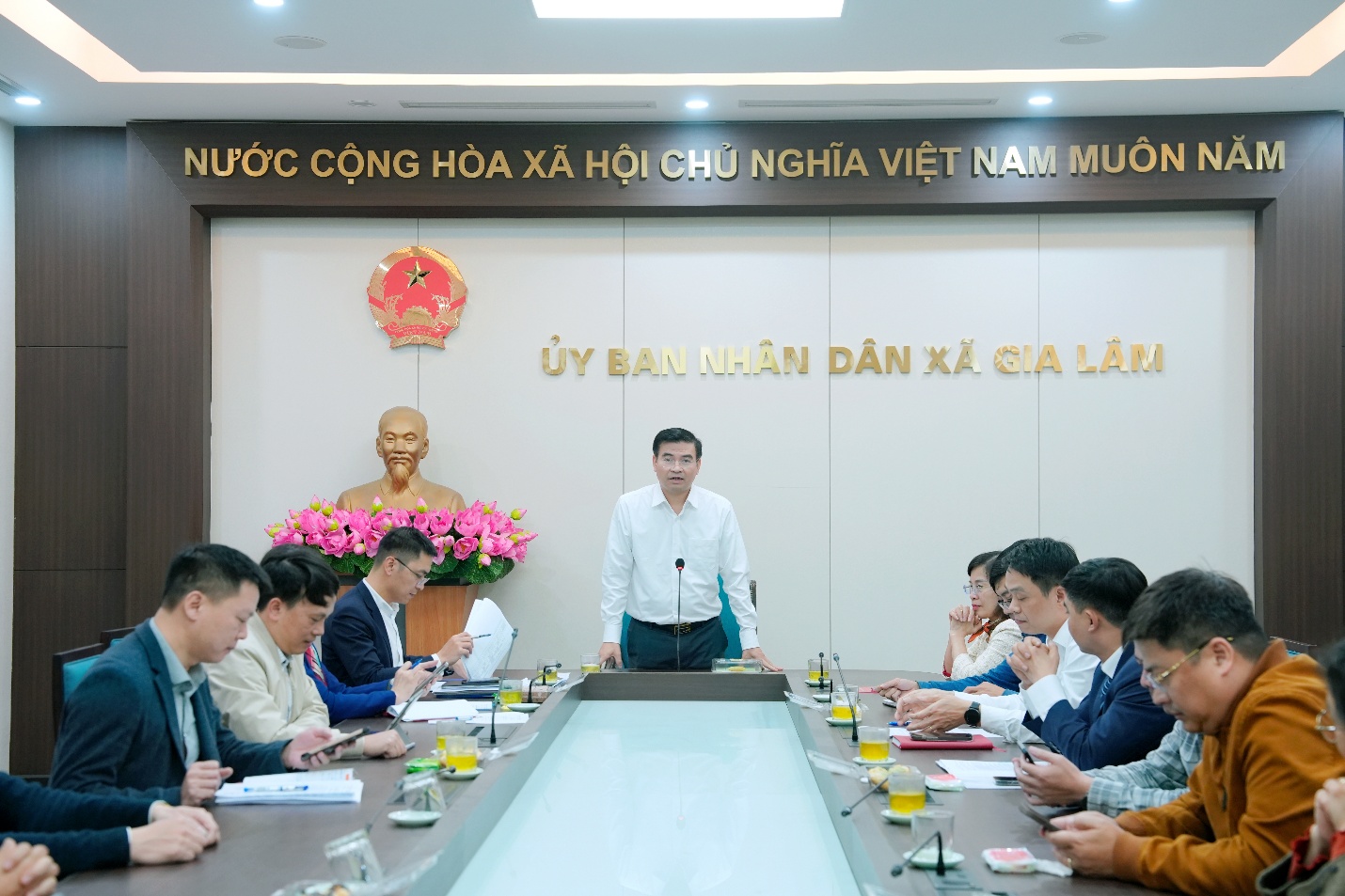 UBND xã Gia Lâm công bố quyết định về công tác cán bộ- Ảnh 4.