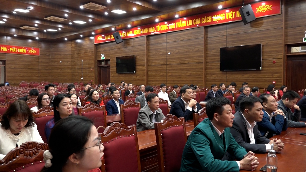 C:\Users\NOVATECHPC\Desktop\BKAVQ 2026\TONG KET THI DUA KHEN THUONG\Sequence 01.00_02_05_20.Still008.jpg