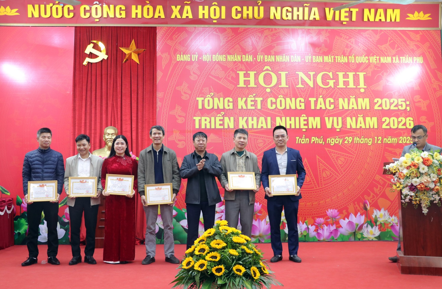 Xã Trần Phú tổ chức Hội nghị tổng kết nhiệm vụ chính trị năm 2025, trao thưởng các tập thể, cá nhân xuất sắc- Ảnh 6.