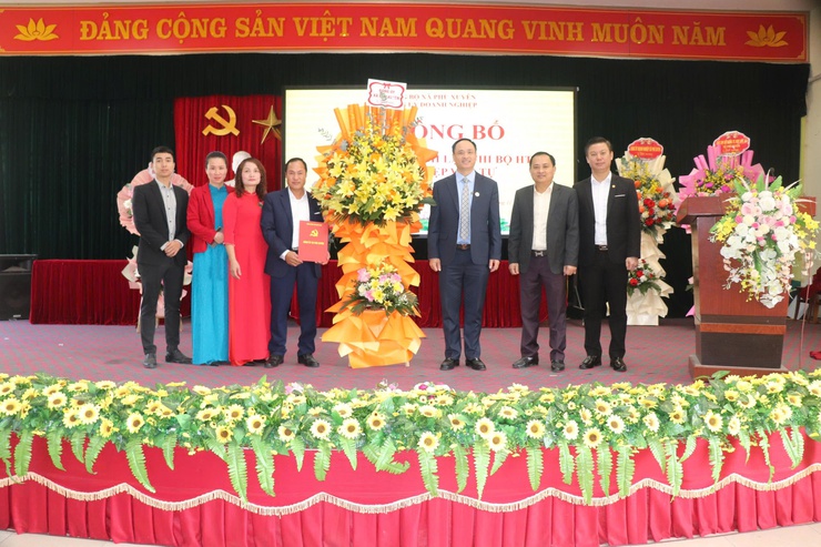 Phú Xuyên: Xây dựng Đảng vững mạnh, vận hành hiệu quả mô hình mới- Ảnh 2.