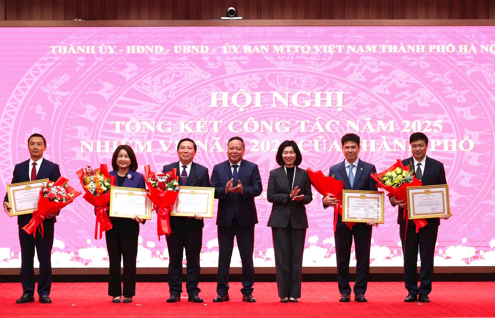 12 nhiệm vụ trọng tâm, định hướng lớn trong năm 2026 của Thủ đô- Ảnh 11.
