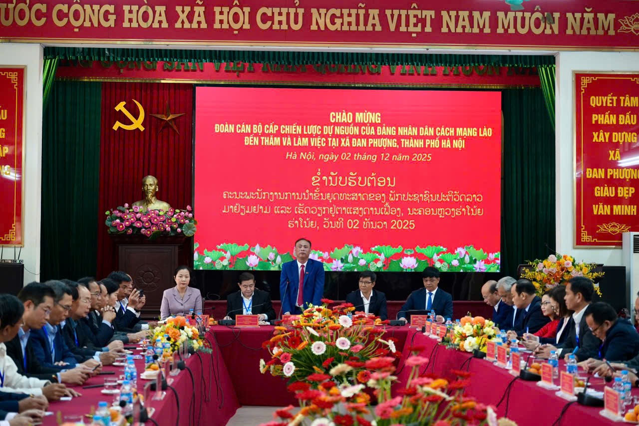 Đoàn cán bộ cấp chiến lược dự nguồn của Đảng Nhân dân cách mạng Lào thăm và làm việc tại xã Đan Phượng- Ảnh 1.