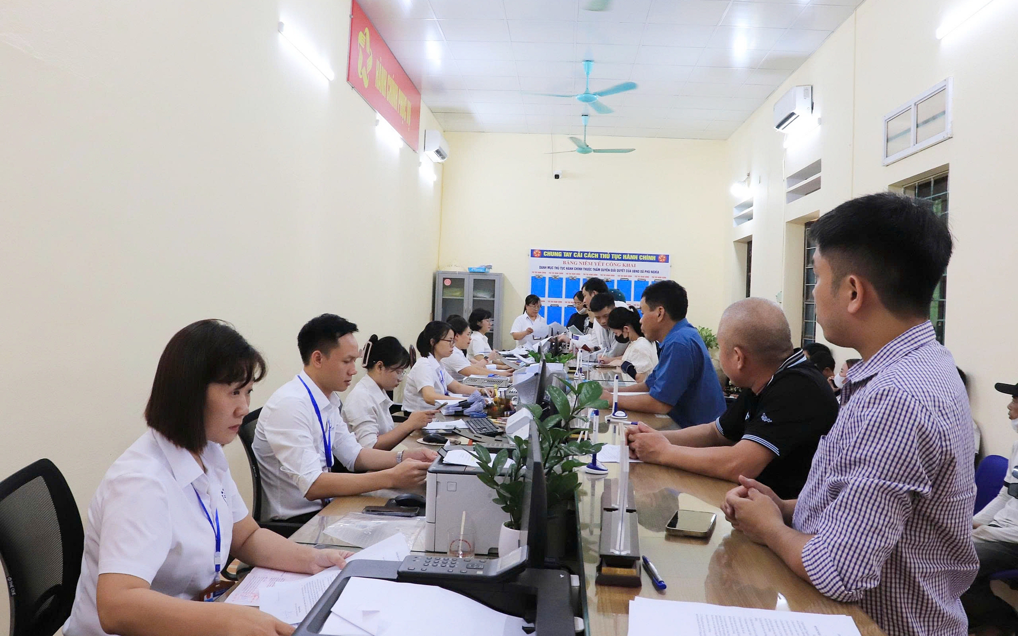 Phú Nghĩa đẩy mạnh cải cách hành chính: Lấy sự hài lòng của người dân làm thước đo