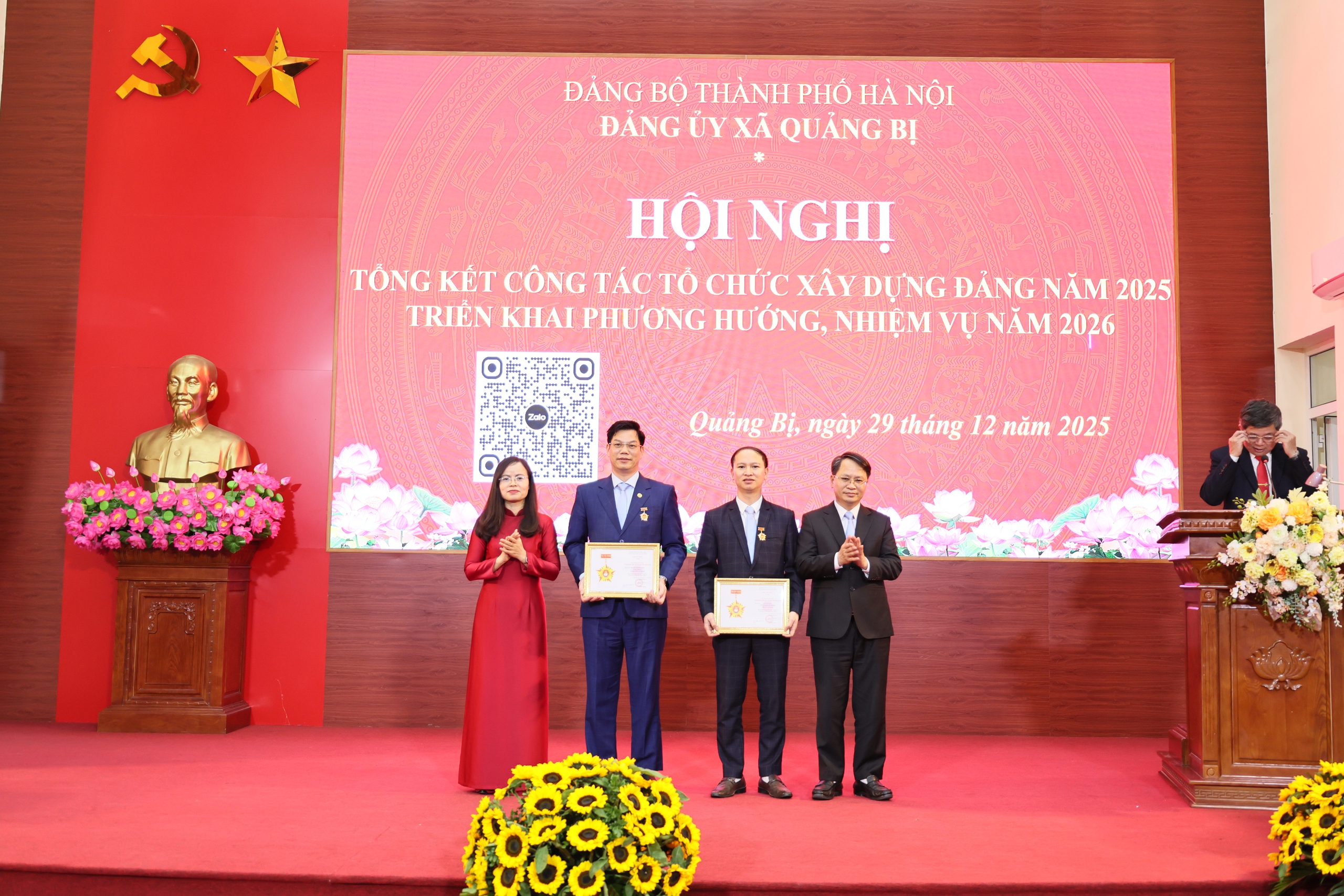 Xã Quảng Bị: 2 cá nhân được tặng Kỷ niệm chương Vì sự nghiệp công tác tổ chức xây dựng Đảng của Ban tổ chức Trung ương- Ảnh 3.