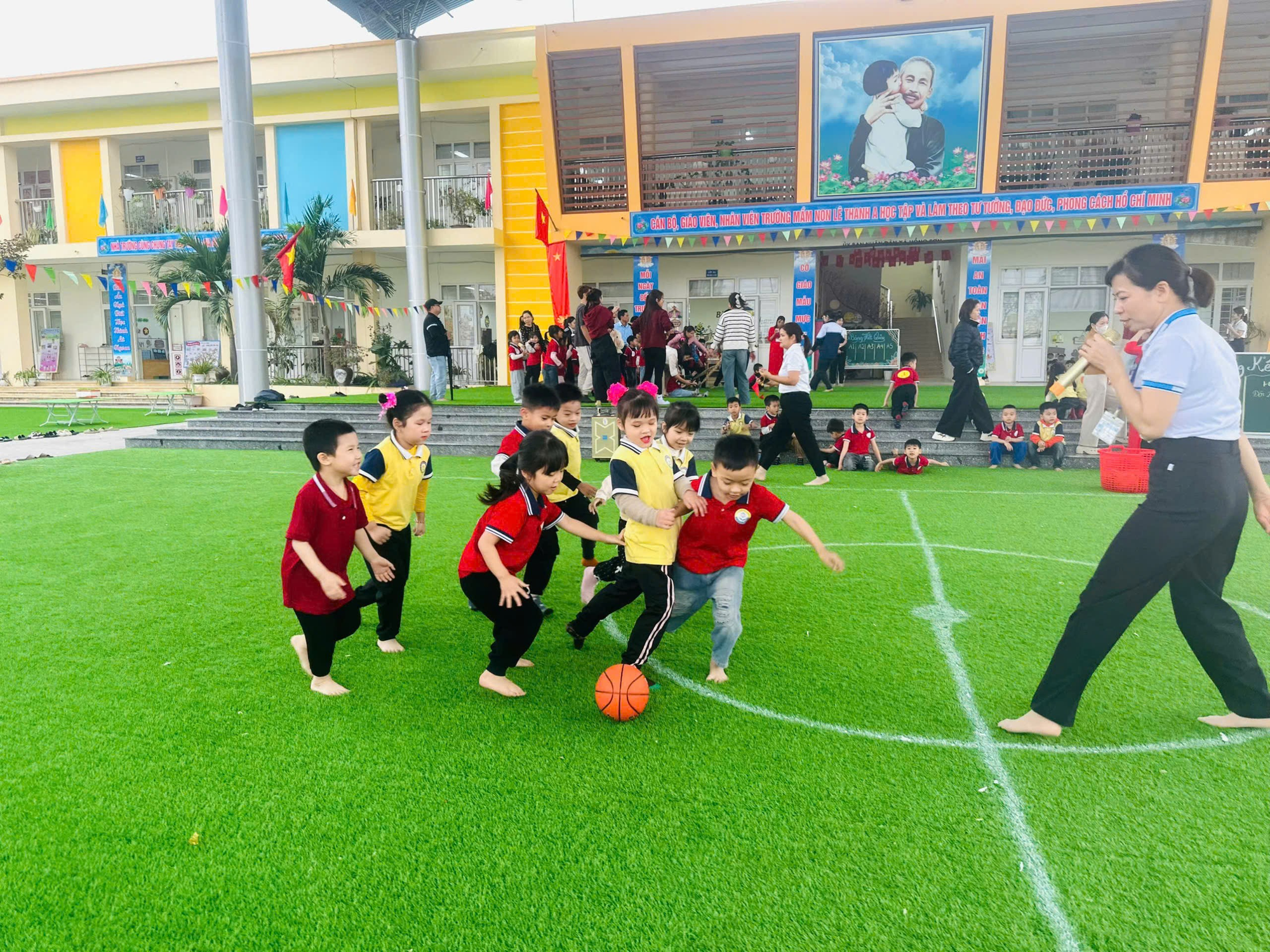 Trường Mầm non Lê Thanh A bồi dưỡng kiến thức an toàn thực phẩm, giáo dục dinh dưỡng kết hợp vận động cho trẻ- Ảnh 3.