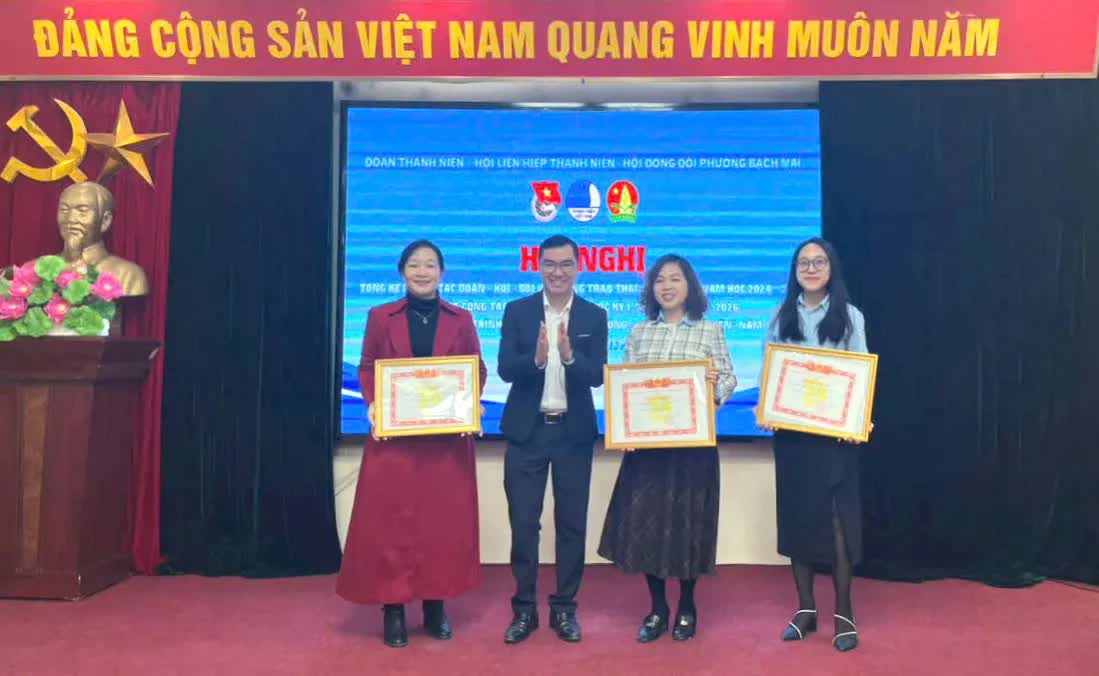 Phường Bạch Mai: tặng 50 suất quà cho học sinh có hoàn cảnh khó khăn- Ảnh 5.