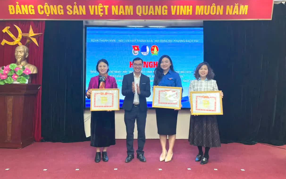 Phường Bạch Mai: tặng 50 suất quà cho học sinh có hoàn cảnh khó khăn- Ảnh 3.