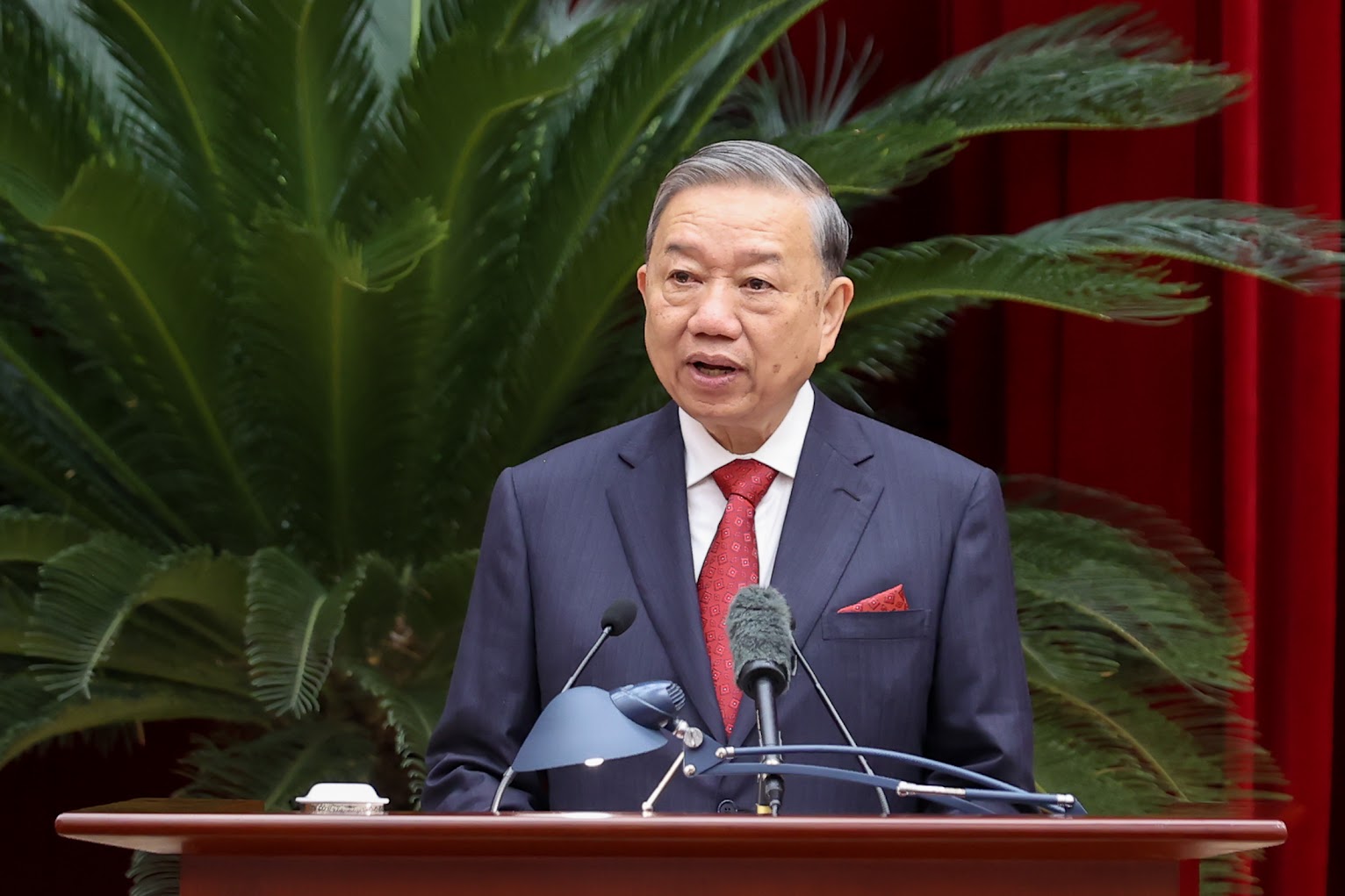 HỘI NGHỊ TRUNG ƯƠNG 15: THỐNG NHẤT THÔNG QUA BÁO CÁO VỀ CÔNG TÁC NHÂN SỰ CỦA ĐẢNG- Ảnh 3.