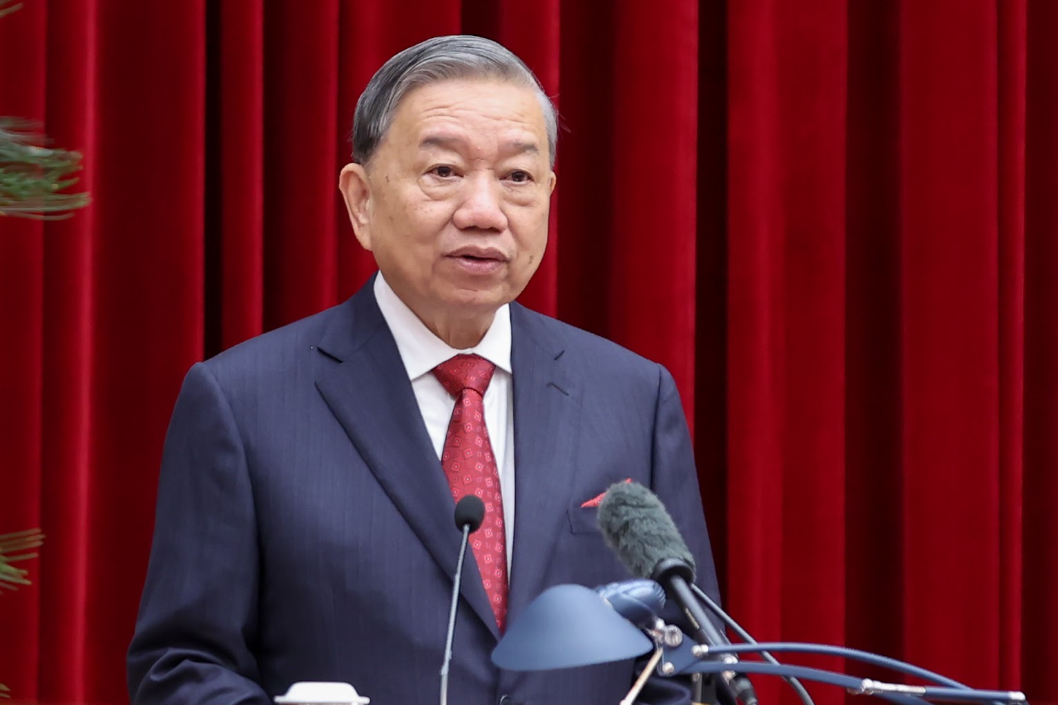 HỘI NGHỊ TRUNG ƯƠNG 15: THỐNG NHẤT THÔNG QUA BÁO CÁO VỀ CÔNG TÁC NHÂN SỰ CỦA ĐẢNG- Ảnh 5.