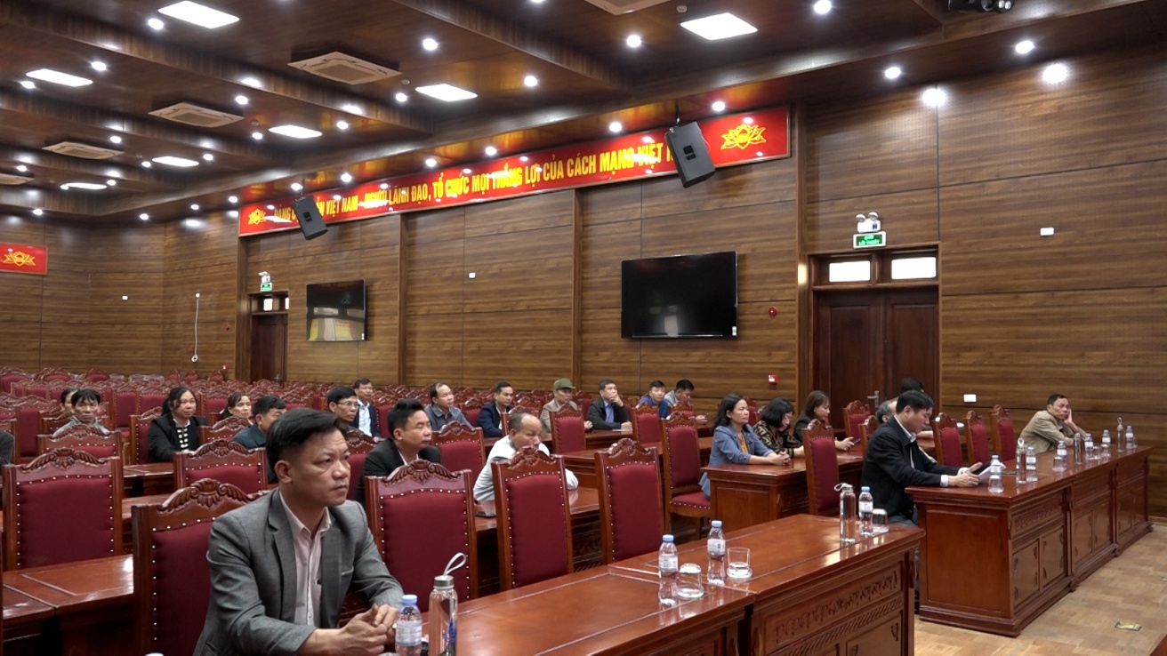 Y:\DO PHIM 2025\XA MY DUC\PHONG VAN HOA - XA HOI\TRINE KHAI TO CHUC LE HOI\Sequence 01.00_04_13_21.Still009.jpg