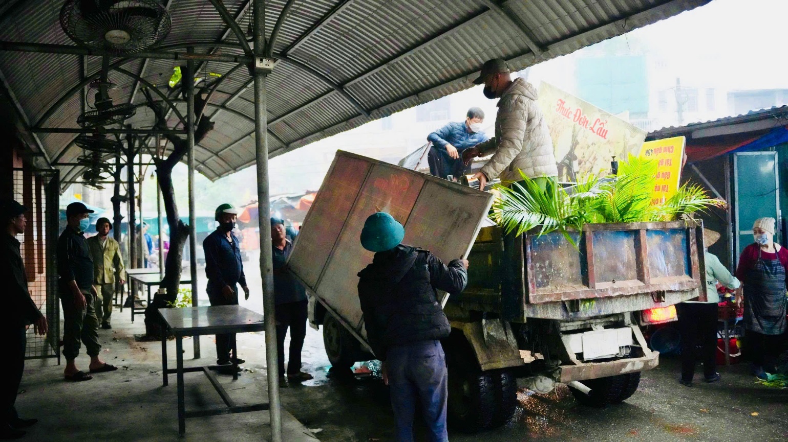 Hoài Đức triển khai lập lại trật tự, kỷ cương, văn minh đô thị trên địa bàn- Ảnh 3.