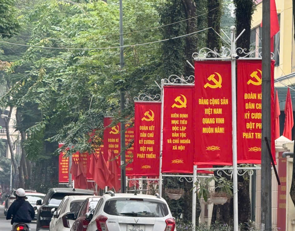 Phường Phương Liệt rực rỡ cờ hoa Chào đón năm mới 2026 và Đại hội Đảng toàn quốc lần thứ XIV- Ảnh 2.