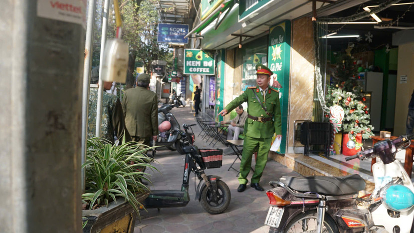 Duy trì xử lý các điểm vi phạm trật tự đô thị tại khu vực ngõ 460 Khương Đình- Ảnh 1.