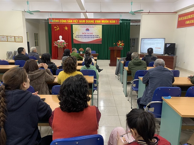 Phường Long Biên đẩy mạnh tuyên truyền, hướng dẫn người dân, tổ chức thực hiện thủ tục hành chính trên môi trường số- Ảnh 2.