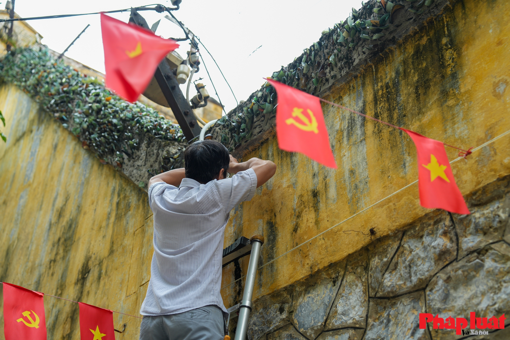 Người dân, du khách hào hứng sử dụng tiện ích wifi miễn phí tại phường Cửa Nam- Ảnh 6.