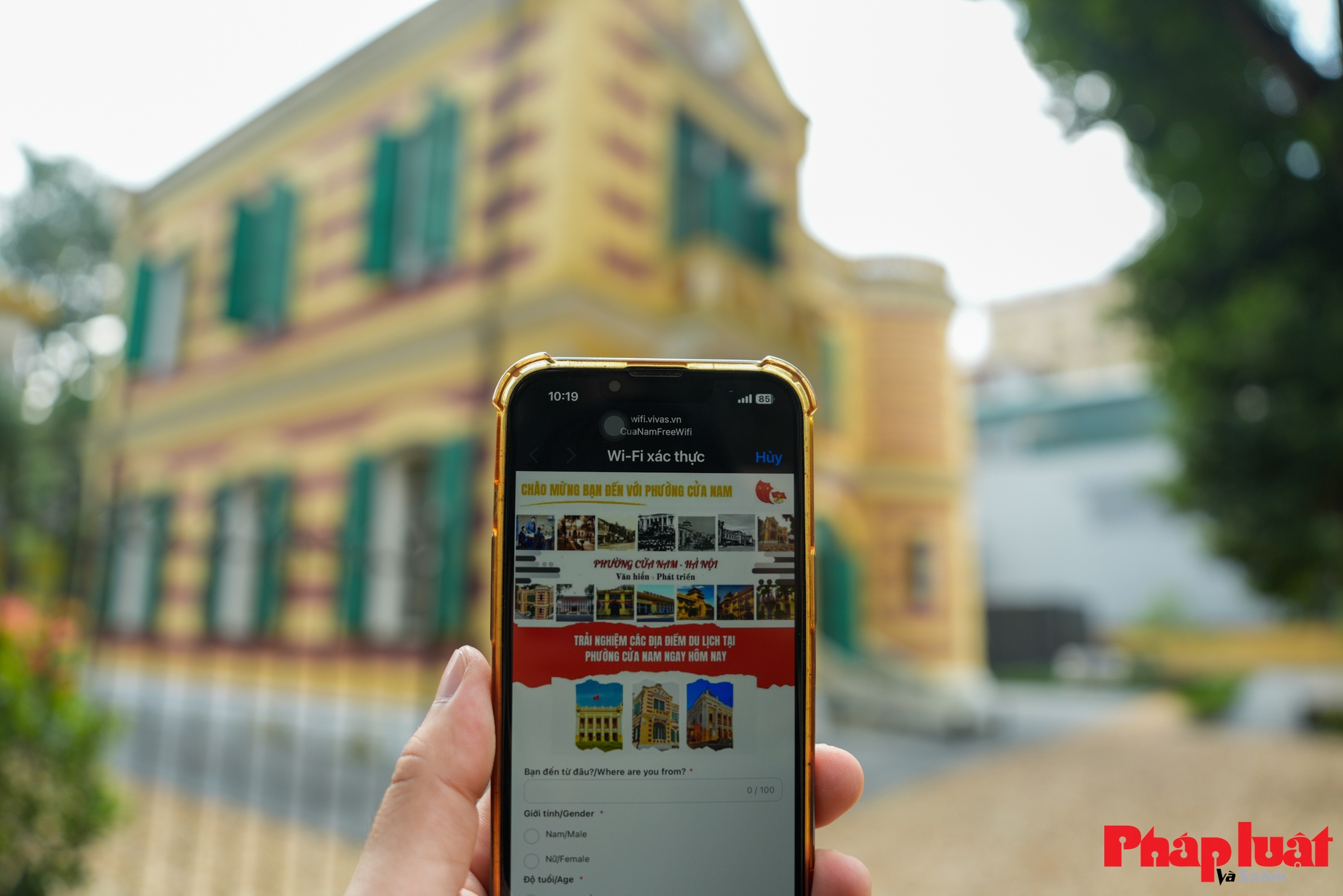 Người dân, du khách hào hứng sử dụng tiện ích wifi miễn phí tại phường Cửa Nam- Ảnh 5.