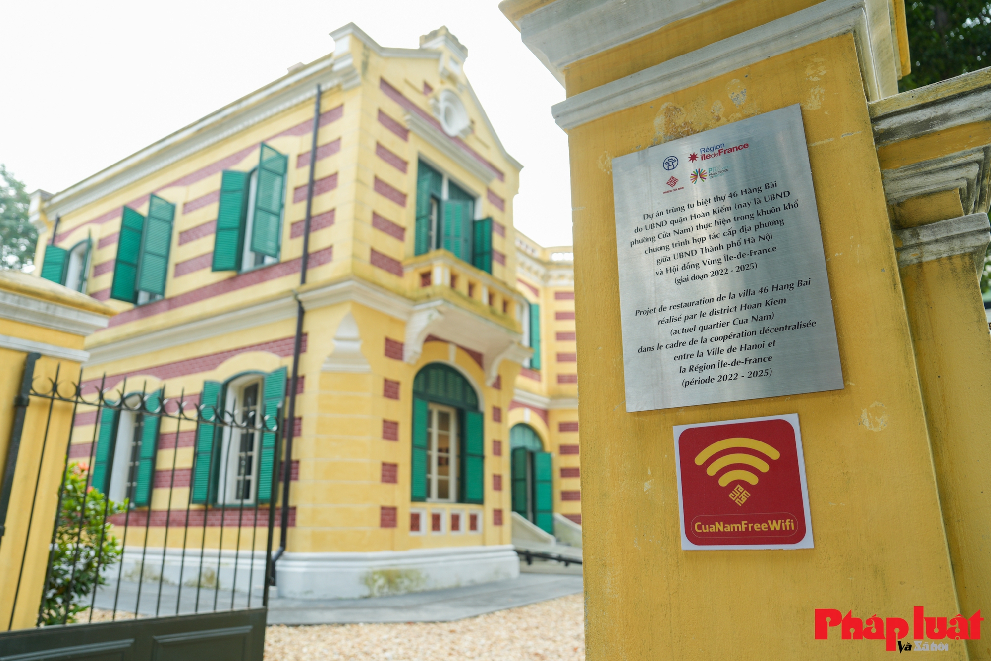 Người dân, du khách hào hứng sử dụng tiện ích wifi miễn phí tại phường Cửa Nam- Ảnh 2.