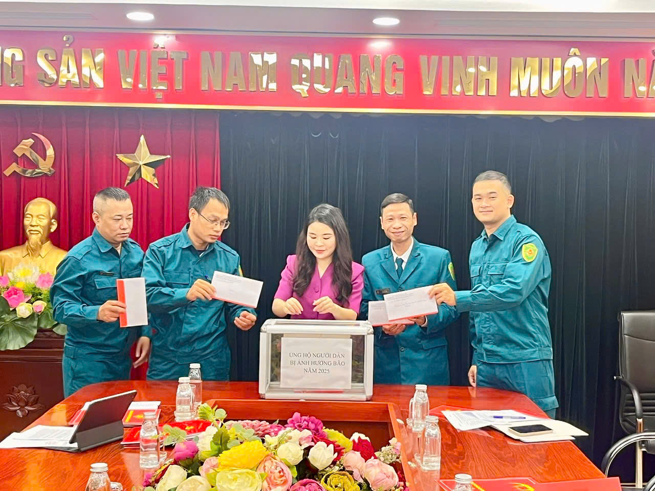 Chi bộ Quân sự phường Hai Bà Trưng kiểm điểm, tự đánh giá, xếp loại chất lượng của tập thể, đảng viên năm 2025- Ảnh 1.