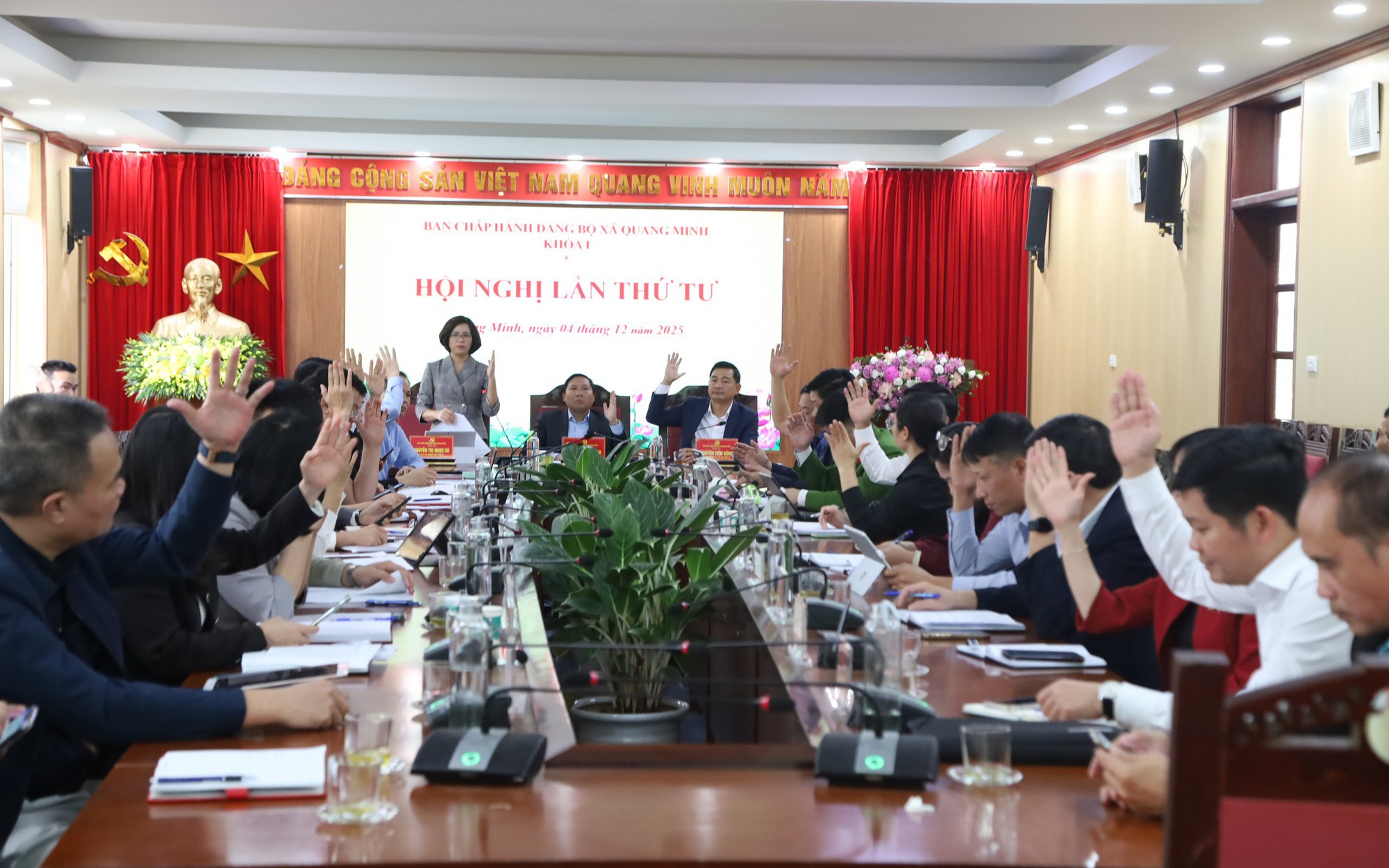 Hội nghị Ban Chấp hành Đảng bộ xã Quang Minh lần thứ Tư