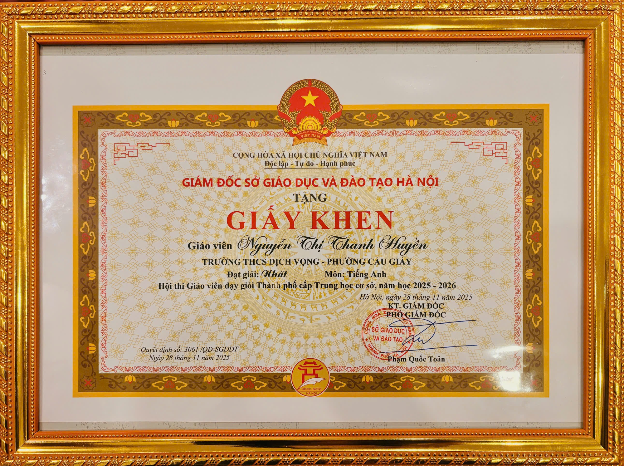 VINH DANH GIÁO VIÊN TRƯỜNG THCS DỊCH VỌNG ĐẠT GIẢI NHẤT MÔN TIẾNG ANH TRONG HỘI THI GIÁO VIÊN DẠY GIỎI THÀNH PHỐ CẤP THCS NĂM HỌC 2025 - 2026- Ảnh 2.