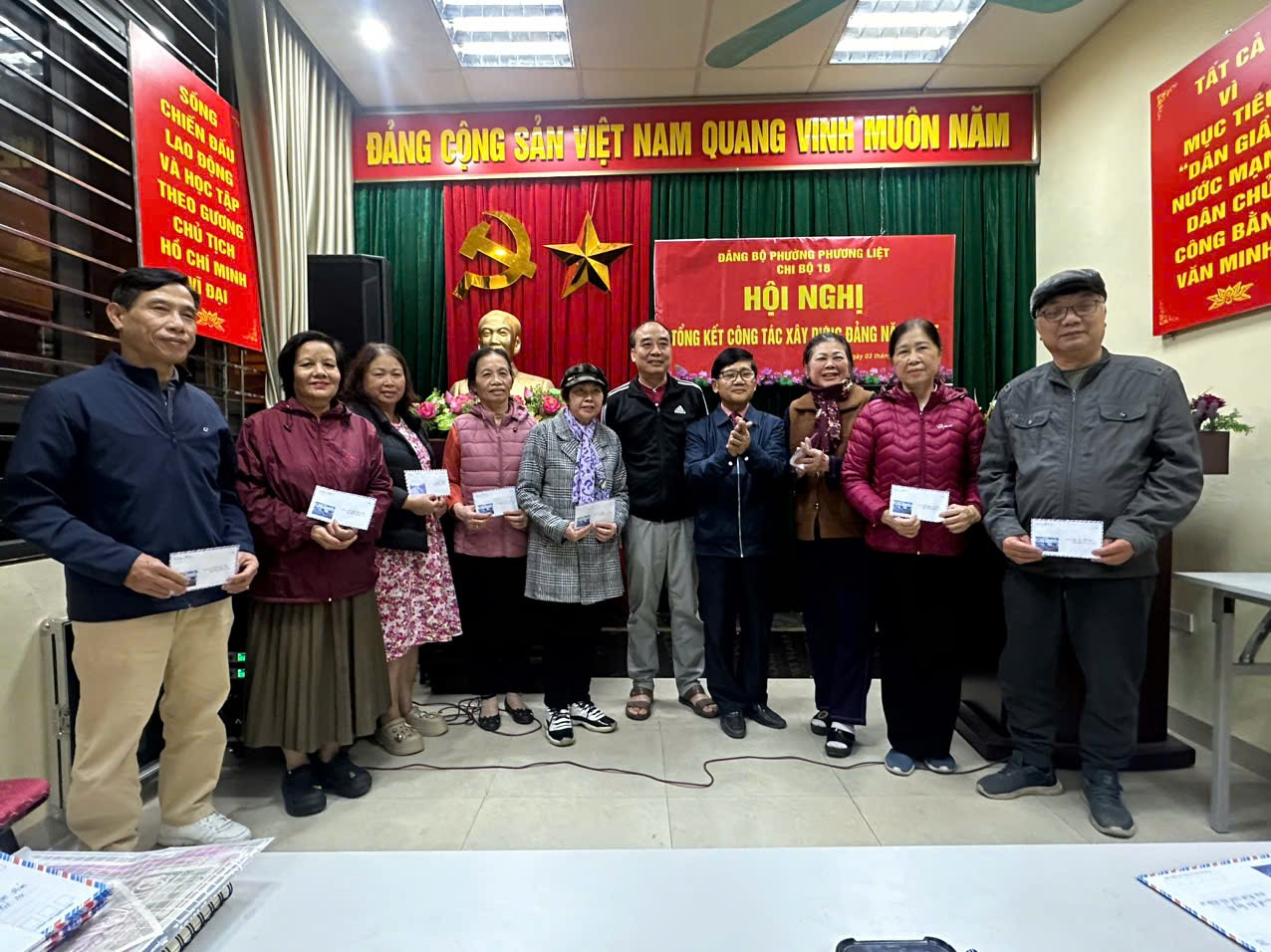 Tự giác, trung thực kiểm điểm, đánh giá, xếp loại chất lượng tổ chức đảng, đảng viên năm 2025- Ảnh 11.